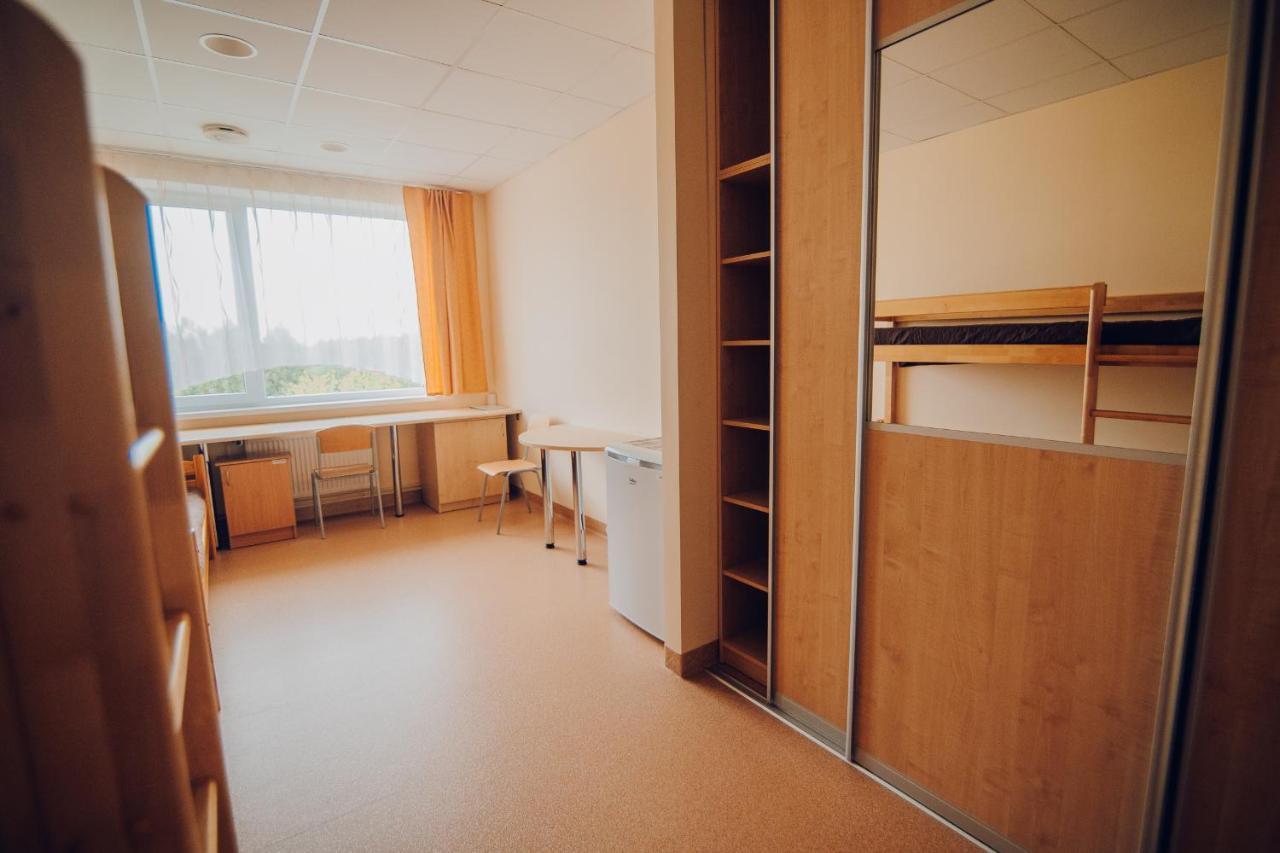 Valmieras Tehnikuma Dienesta Viesnica Buitenkant foto