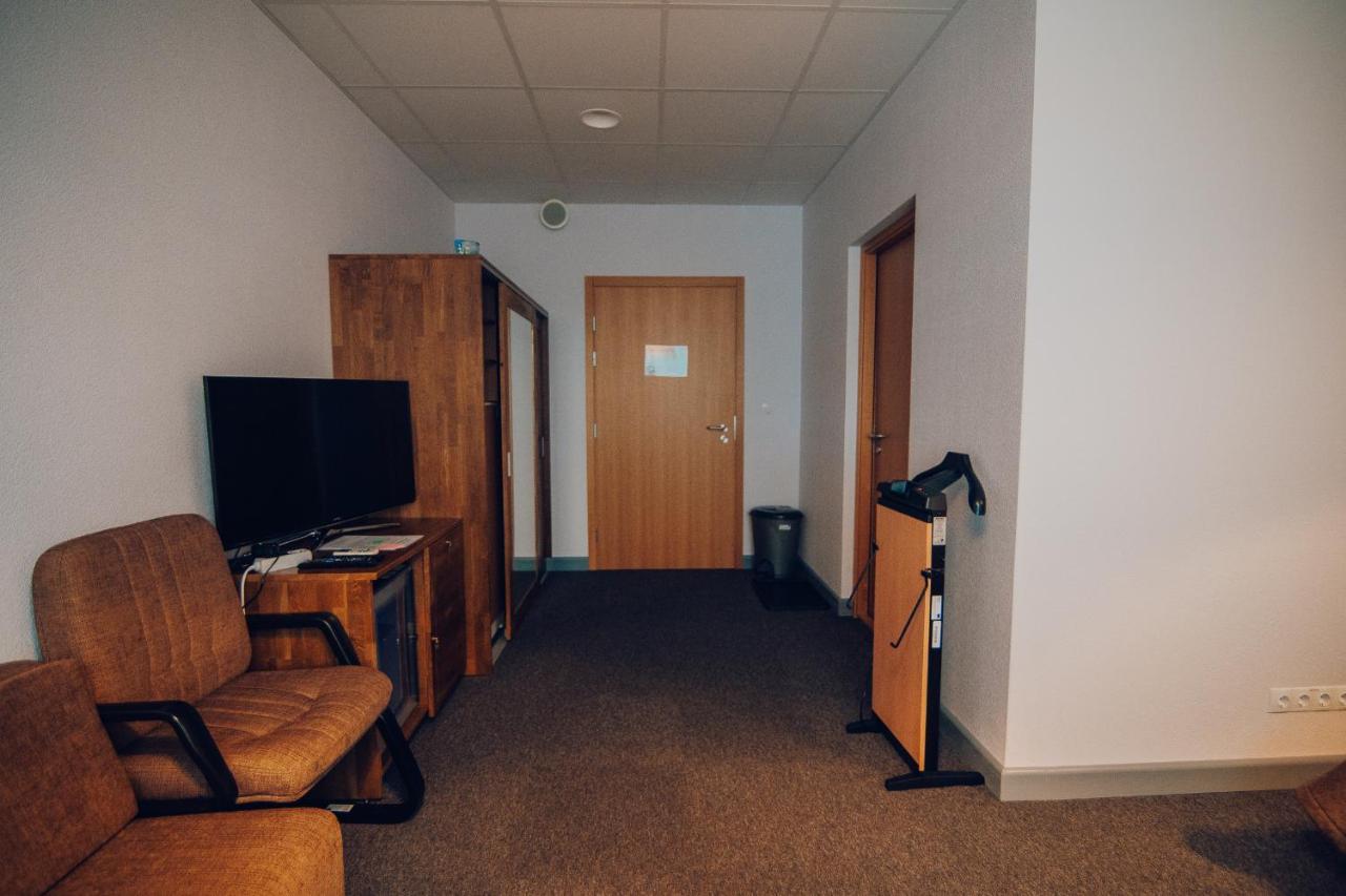 Valmieras Tehnikuma Dienesta Viesnica Buitenkant foto